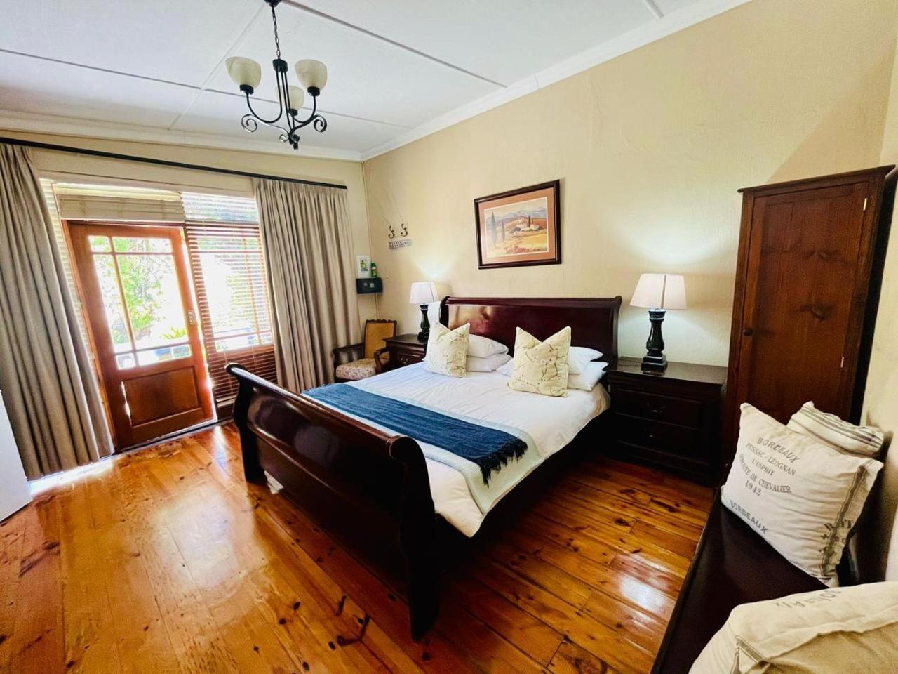 17 On Bird Guest House ボーフォート・ウェスト エクステリア 写真